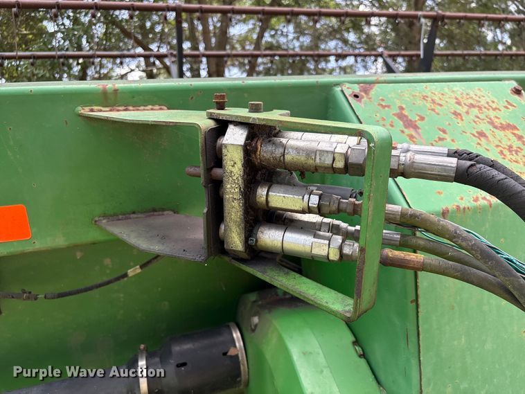 image for item EU0719 John Deere 925D draper head