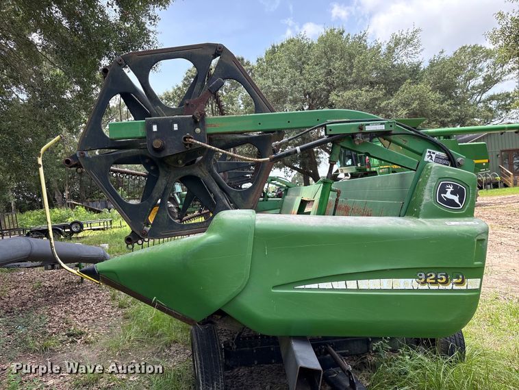 image for item EU0719 John Deere 925D draper head