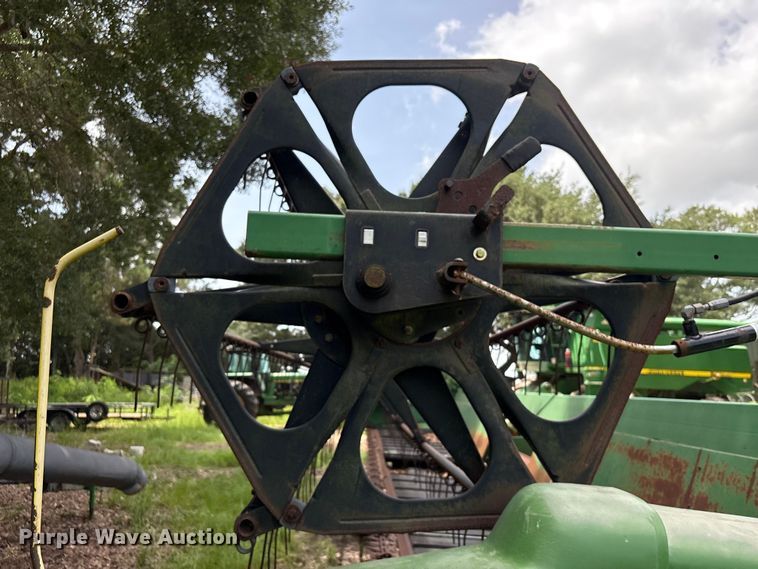 image for item EU0719 John Deere 925D draper head
