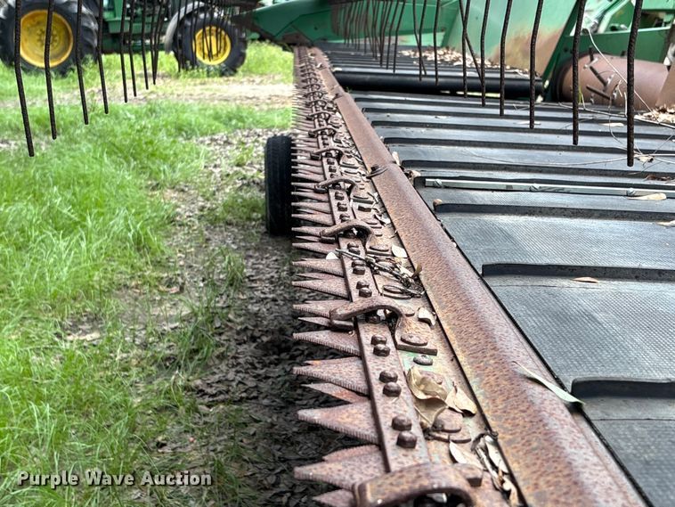 image for item EU0719 John Deere 925D draper head
