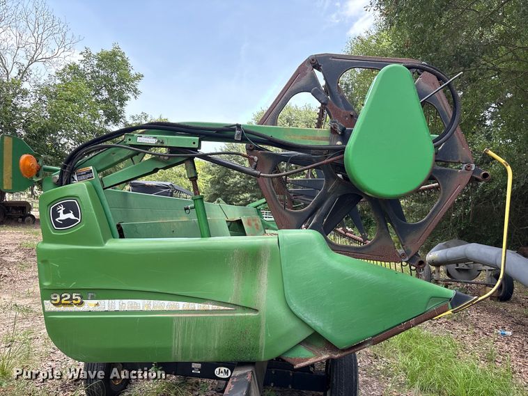 image for item EU0719 John Deere 925D draper head