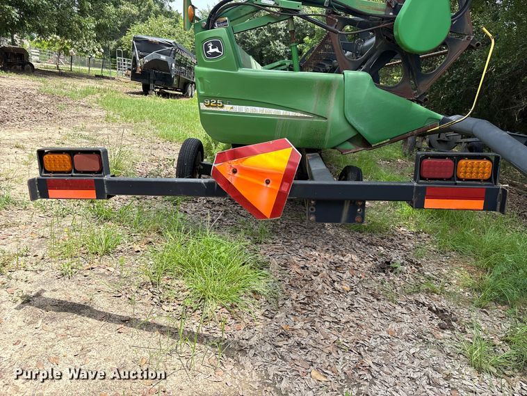 image for item EU0719 John Deere 925D draper head