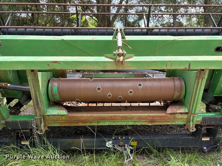 image for item EU0719 John Deere 925D draper head