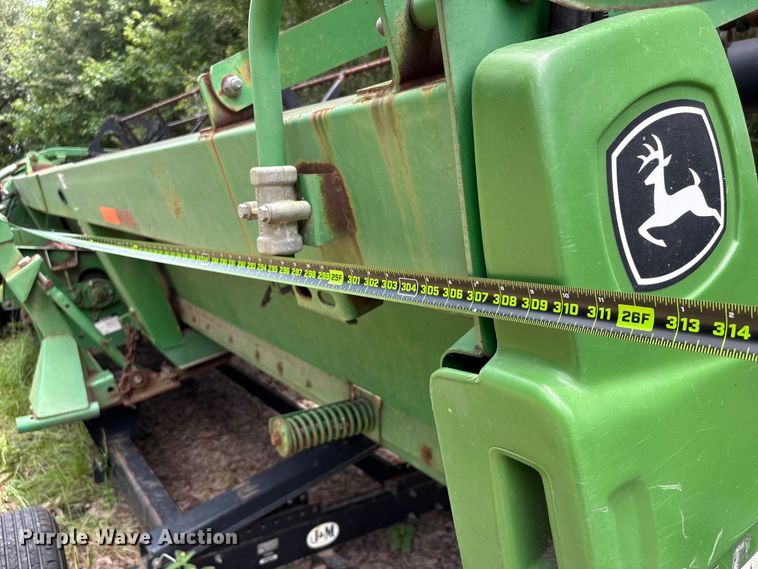image for item EU0719 John Deere 925D draper head