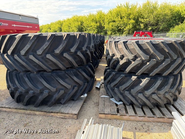 image for item EU5849 (4) Fendt 1050 tractor tires and wheels