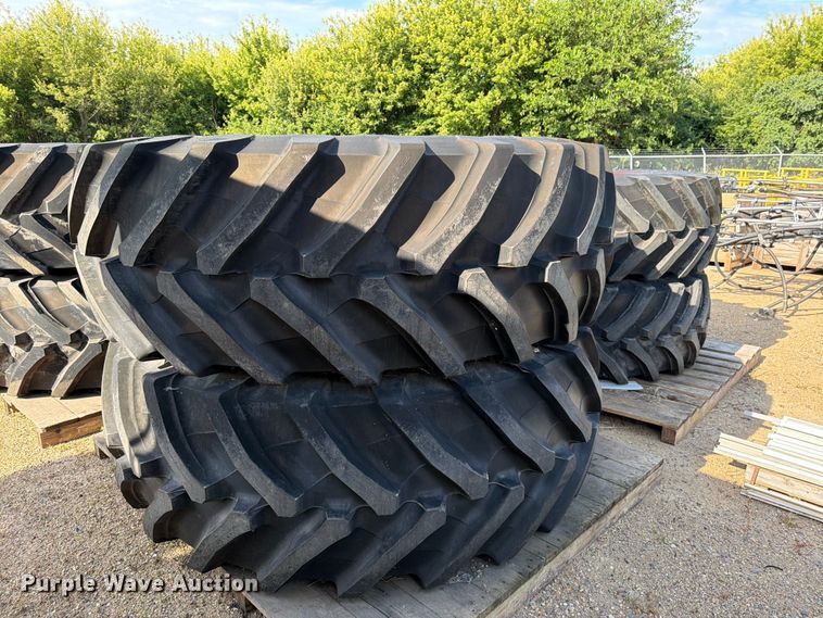 image for item EU5849 (4) Fendt 1050 tractor tires and wheels
