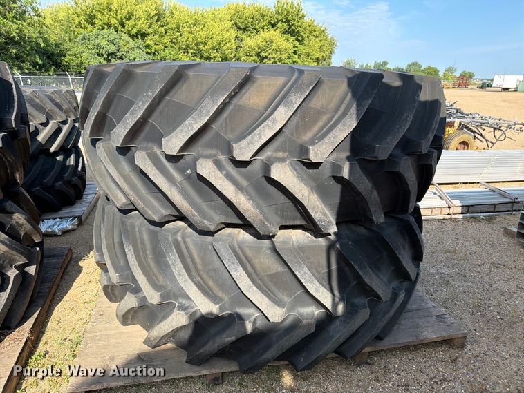 image for item EU5849 (4) Fendt 1050 tractor tires and wheels