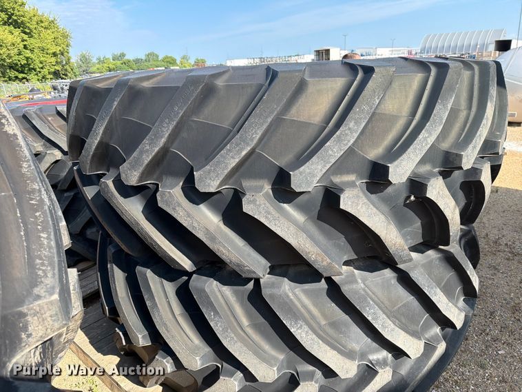 image for item EU5849 (4) Fendt 1050 tractor tires and wheels