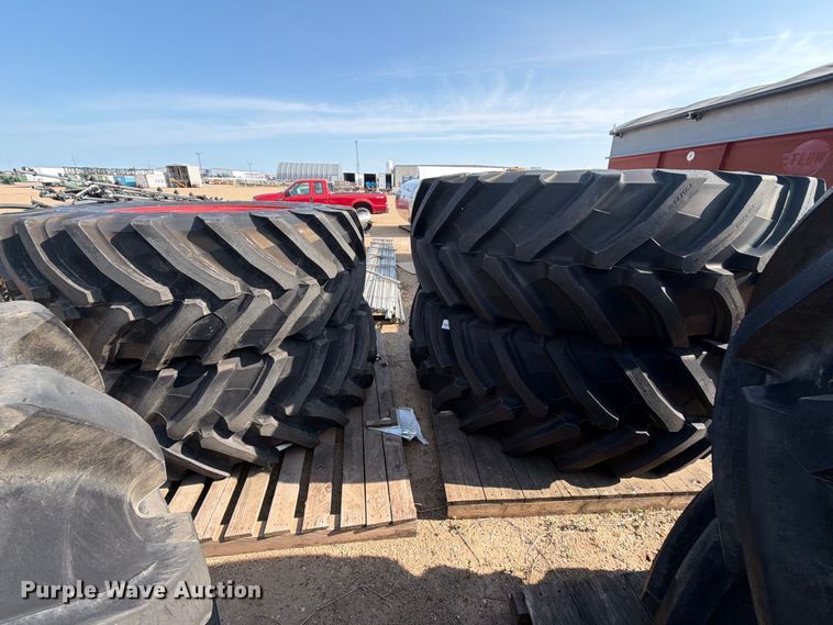 image for item EU5849 (4) Fendt 1050 tractor tires and wheels