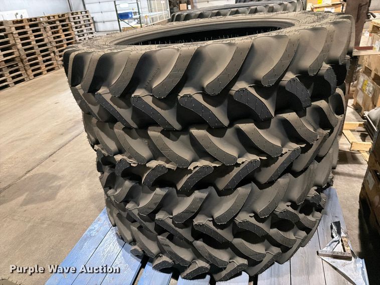 image for item EU5862 (4) Goodyear Ultra sprayer VF380/90R46 tires