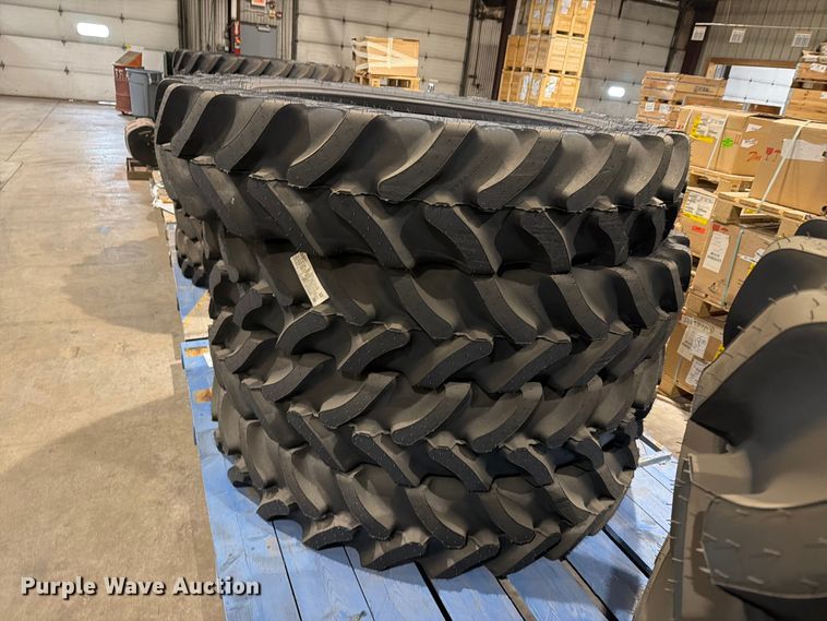 image for item EU5863 (4) Goodyear Ultra sprayer VF380/90R46 tires