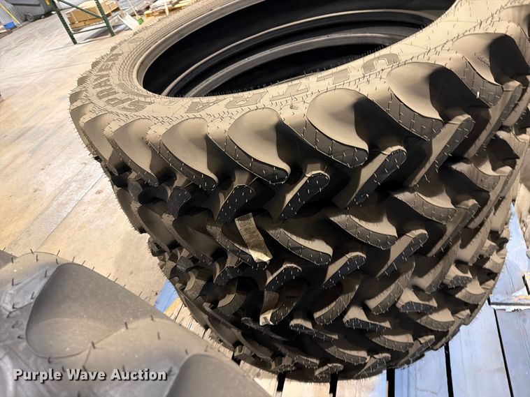 image for item EU5864 (4) Goodyear Ultra sprayer VF320/90R50 tires
