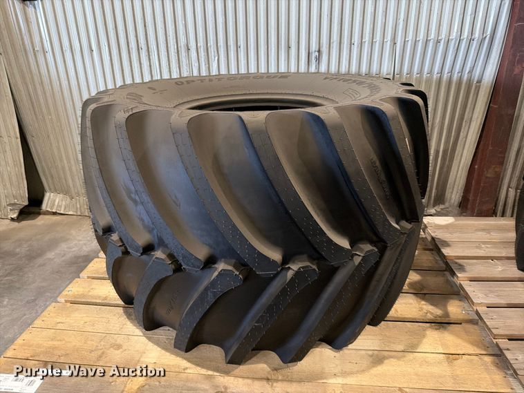 image for item EU5873 Goodyear Optitourqe Vaf1050/50R32CFO tire