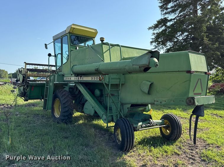 image for item EV6018 1973 John Deere 3300 combine