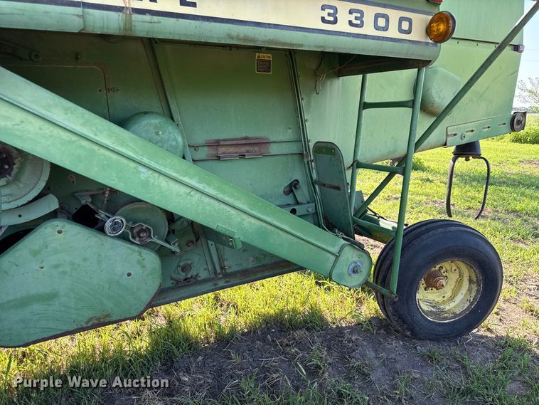 image for item EV6018 1973 John Deere 3300 combine