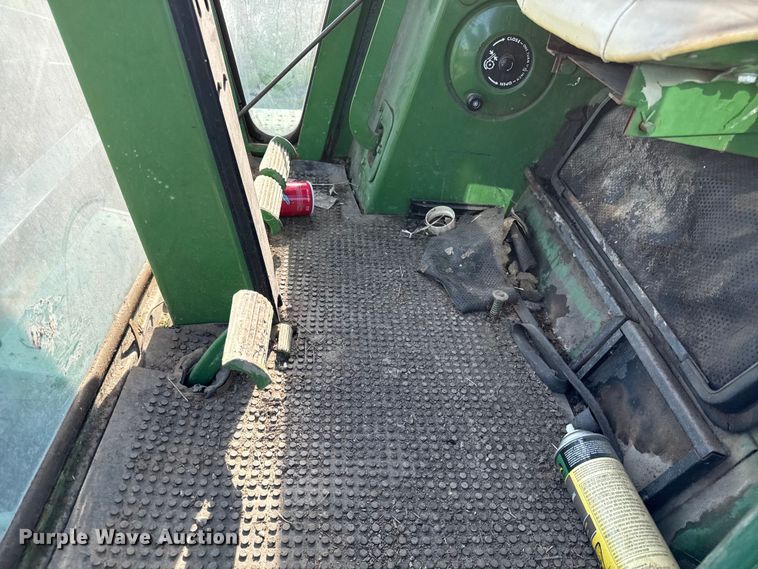 image for item EV6018 1973 John Deere 3300 combine