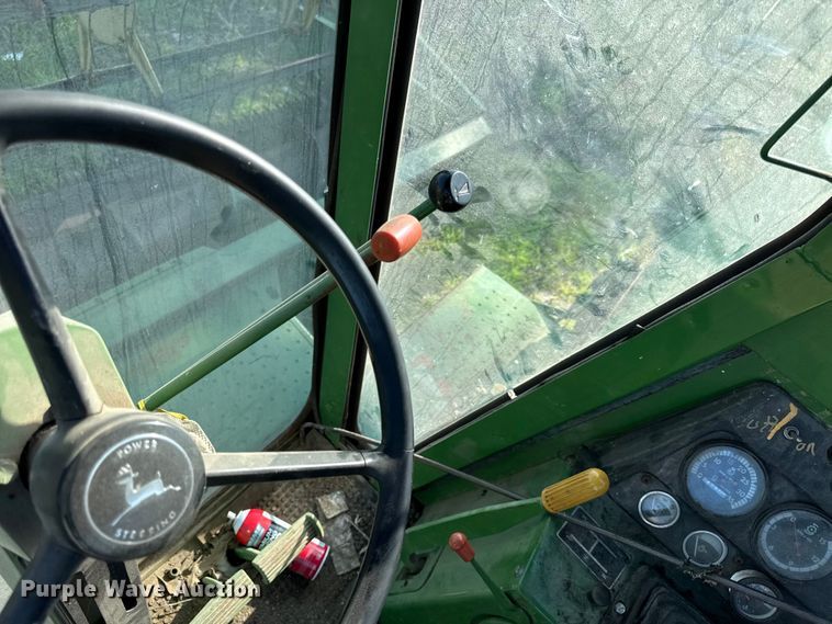 image for item EV6018 1973 John Deere 3300 combine