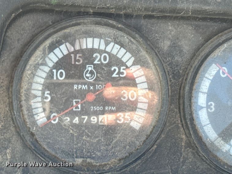 image for item EV6018 1973 John Deere 3300 combine