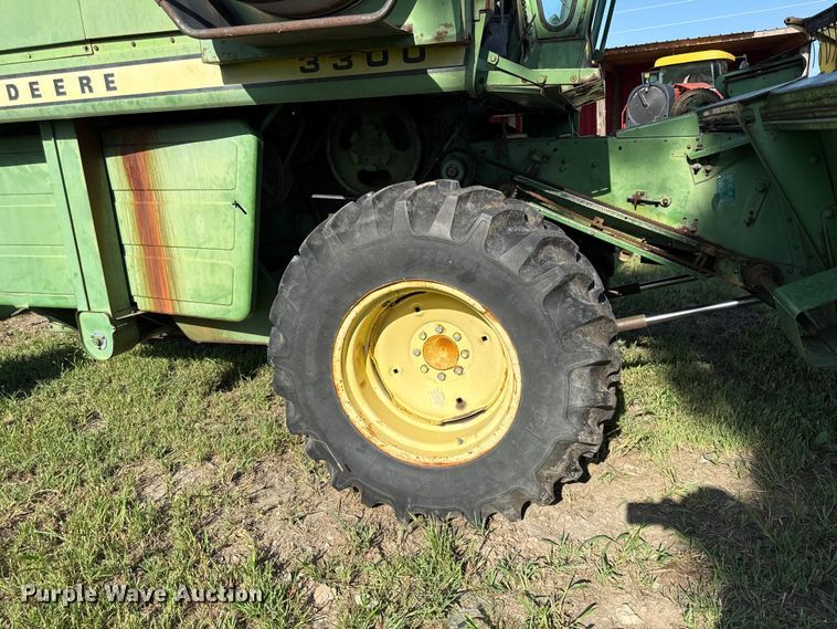 image for item EV6018 1973 John Deere 3300 combine