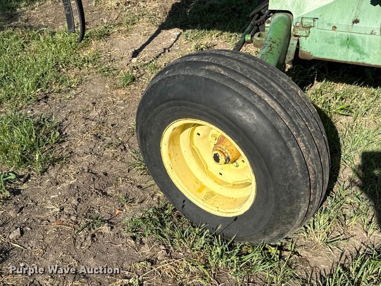 image for item EV6018 1973 John Deere 3300 combine