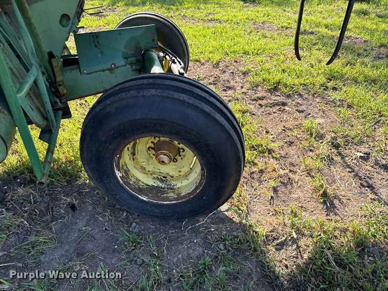 image for item EV6018 1973 John Deere 3300 combine