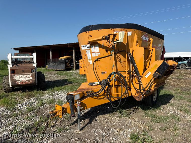 Kuhn Knight 5032 feed grinder/mixer
