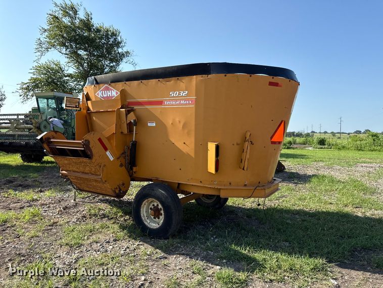 image for item EV6019 Kuhn Knight 5032 feed grinder/mixer