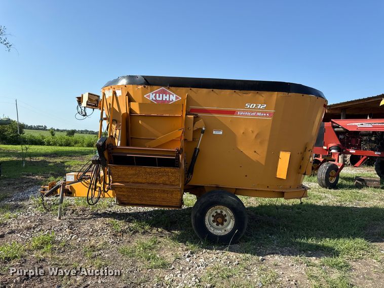 image for item EV6019 Kuhn Knight 5032 feed grinder/mixer