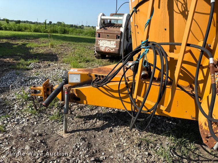 image for item EV6019 Kuhn Knight 5032 feed grinder/mixer