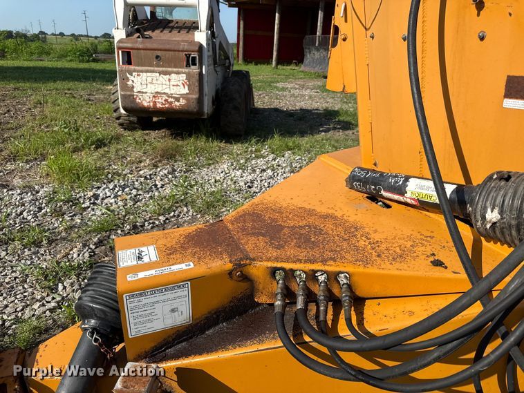 image for item EV6019 Kuhn Knight 5032 feed grinder/mixer