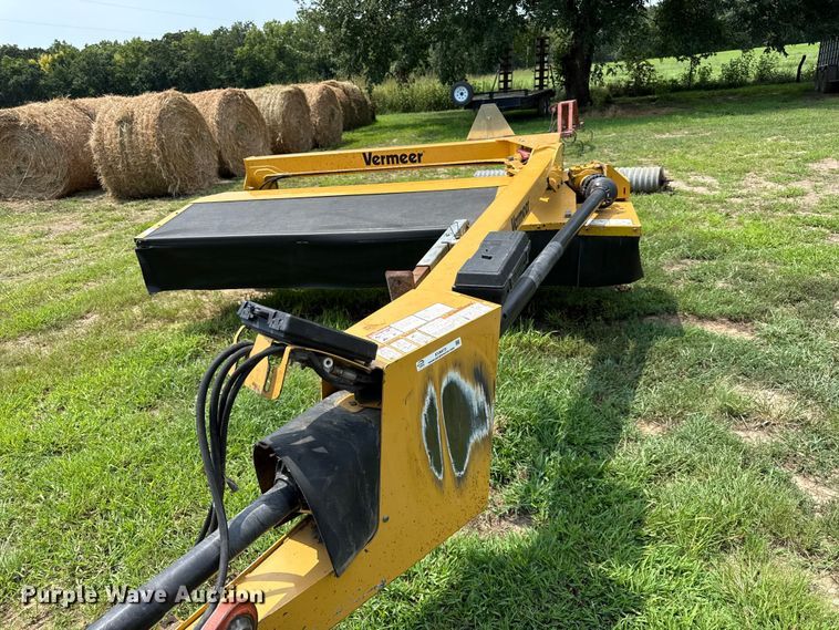 image for item EV6073 2009 Vermeer TM800 disc mower