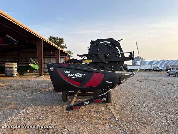image for item EV6084 2019 MacDon FD135 flex draper head