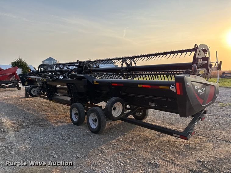 image for item EV6084 2019 MacDon FD135 flex draper head