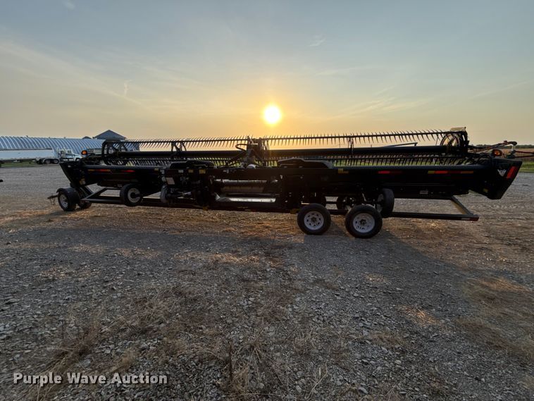 image for item EV6084 2019 MacDon FD135 flex draper head