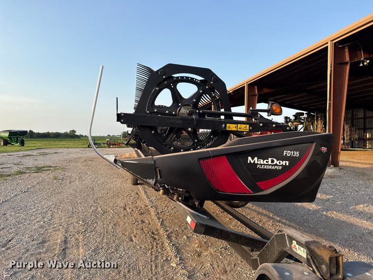 image for item EV6084 2019 MacDon FD135 flex draper head