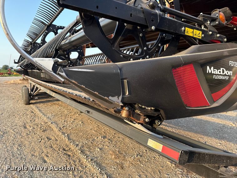 image for item EV6084 2019 MacDon FD135 flex draper head