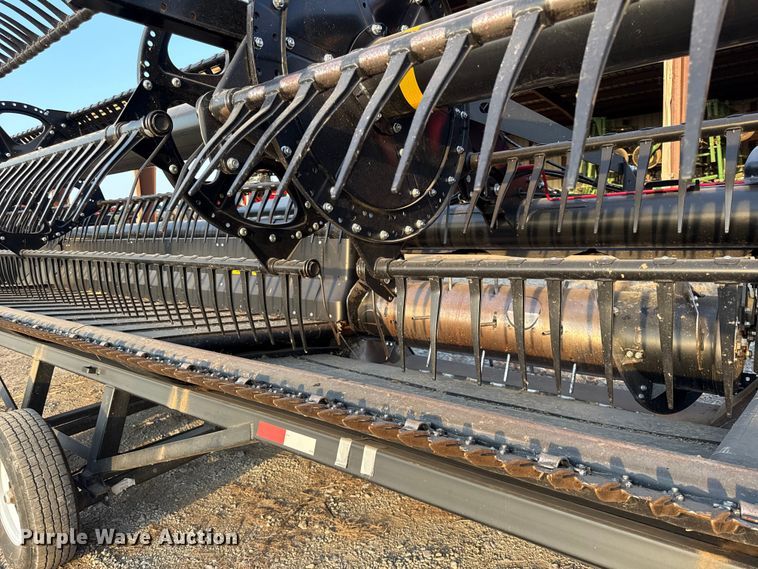 image for item EV6084 2019 MacDon FD135 flex draper head