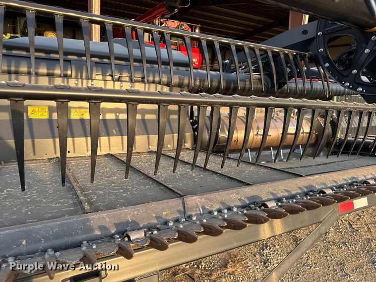 image for item EV6084 2019 MacDon FD135 flex draper head
