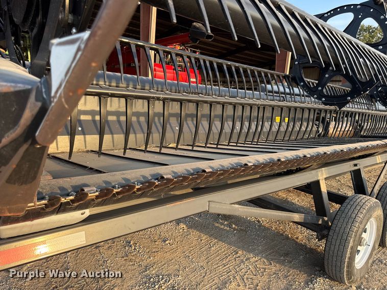 image for item EV6084 2019 MacDon FD135 flex draper head