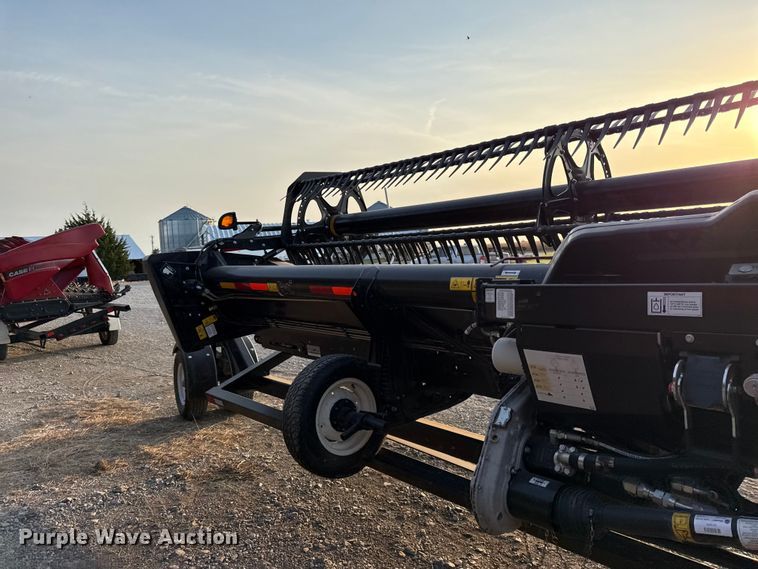 image for item EV6084 2019 MacDon FD135 flex draper head