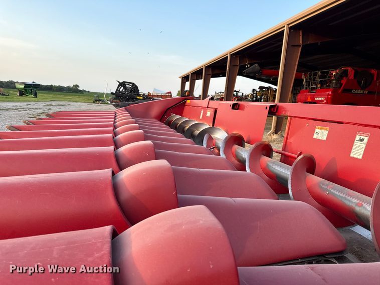 image for item EV6085 2013 Case IH 3412 corn head