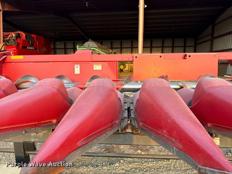 image for item EV6085 2013 Case IH 3412 corn head