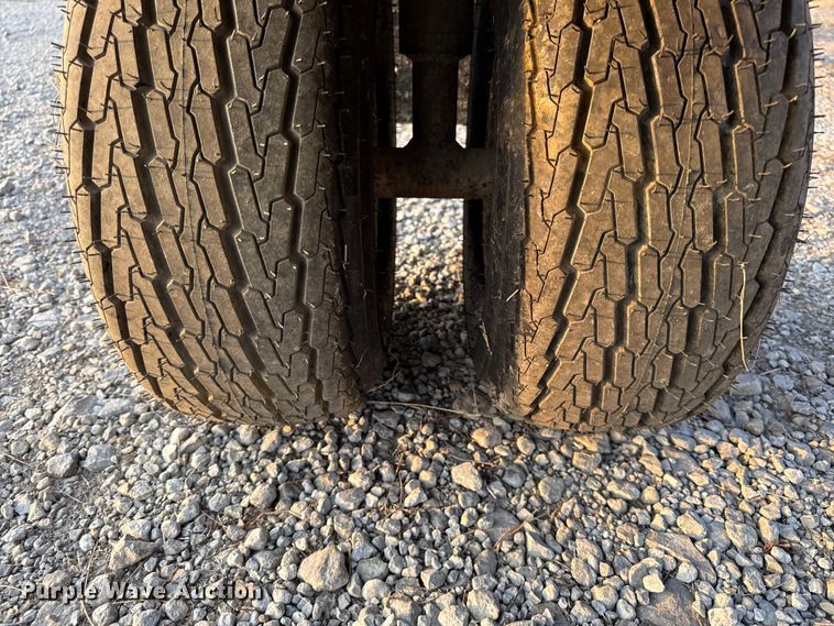 image for item EV6085 2013 Case IH 3412 corn head