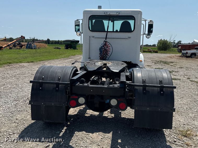 image for item EV6091 2010 Peterbilt 337 semi truck