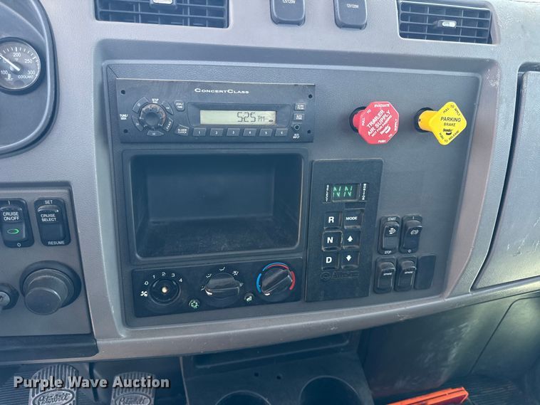 image for item EV6091 2010 Peterbilt 337 semi truck