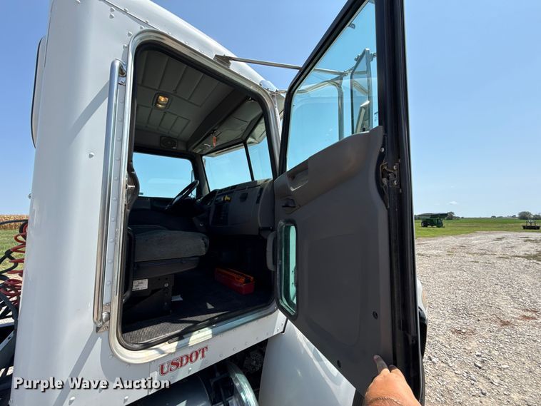 image for item EV6091 2010 Peterbilt 337 semi truck