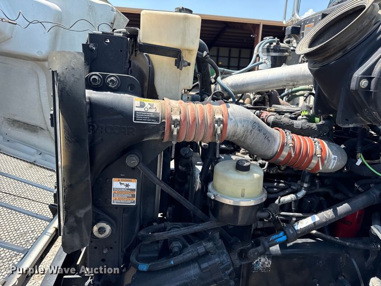 image for item EV6091 2010 Peterbilt 337 semi truck