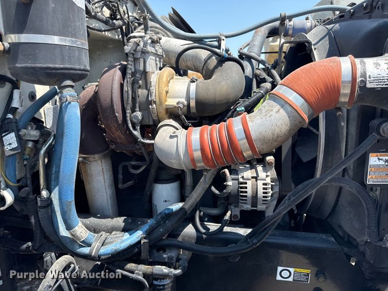 image for item EV6091 2010 Peterbilt 337 semi truck
