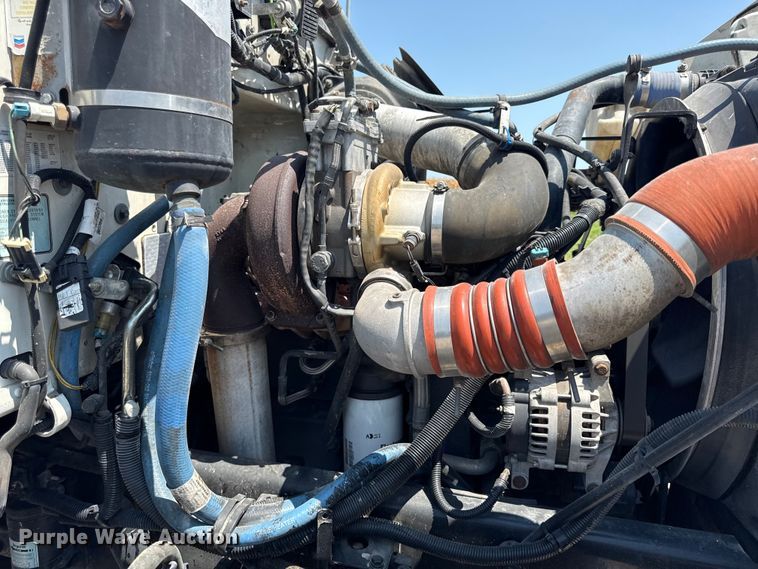 image for item EV6091 2010 Peterbilt 337 semi truck
