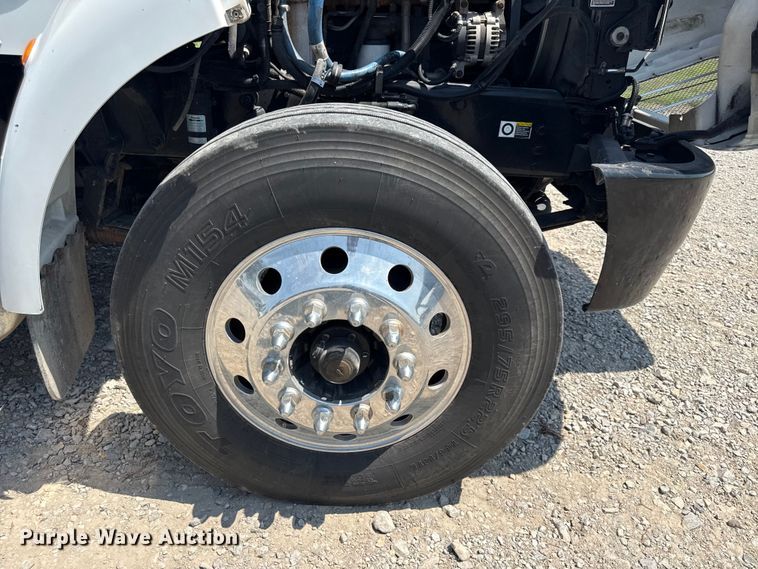 image for item EV6091 2010 Peterbilt 337 semi truck